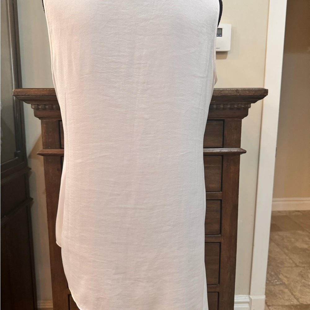 BCBGMaxAzria White Top - Picture 2 of 3